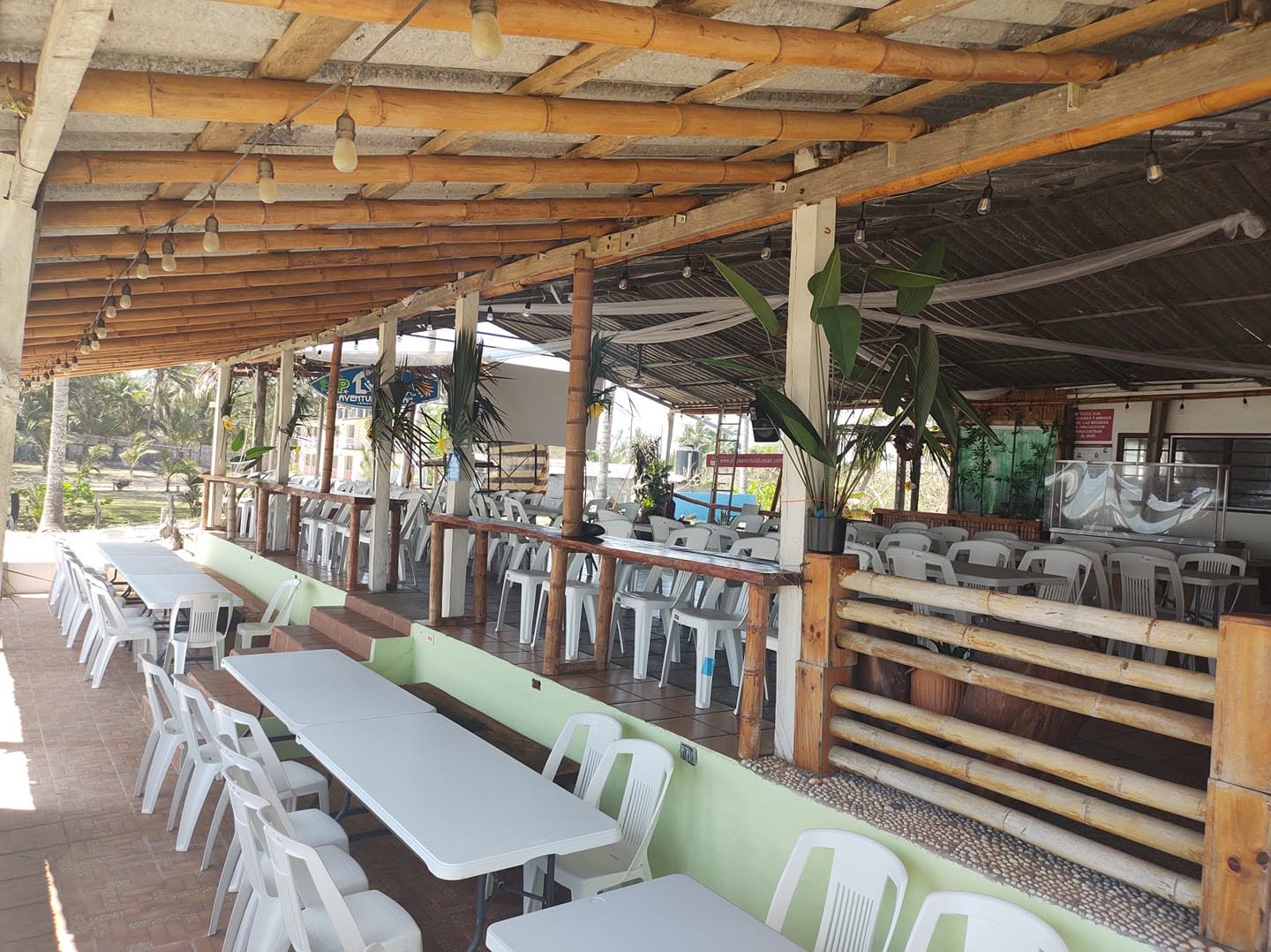 Restaurante a pie de playa en Hotel Playa Aventura Tuxpan